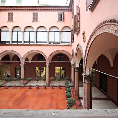 Ugo Bassi Lux Apartment Bologna Exterior photo