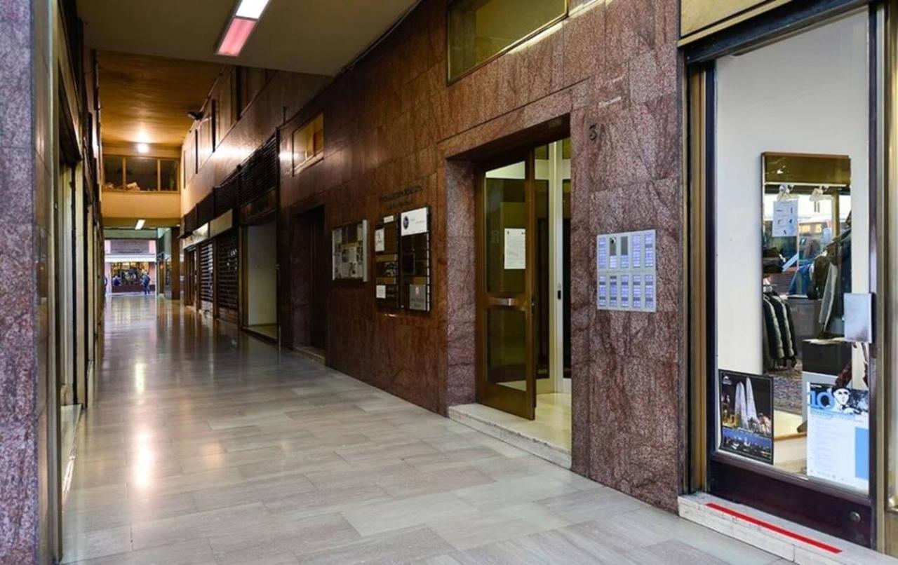 Ugo Bassi Lux Apartment Bologna Exterior photo