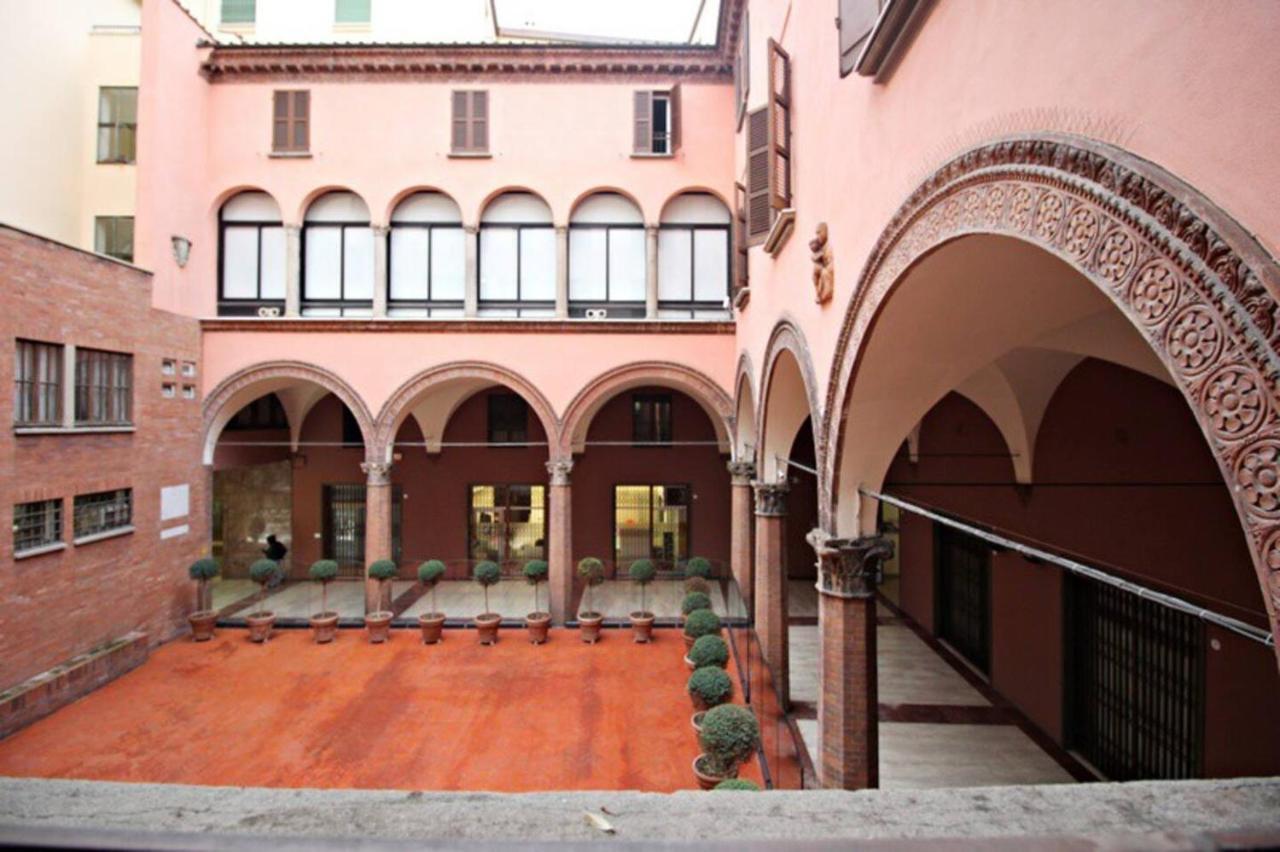 Ugo Bassi Lux Apartment Bologna Exterior photo
