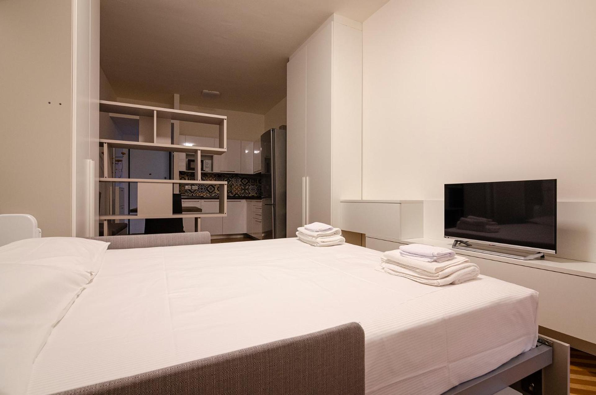 Ugo Bassi Lux Apartment Bologna Exterior photo