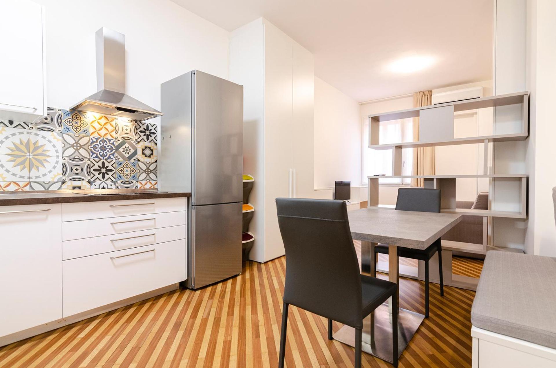 Ugo Bassi Lux Apartment Bologna Exterior photo